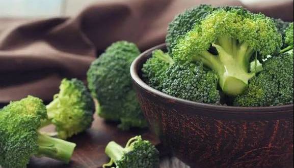 چرا باید کلم بروکلی بخوریم؟