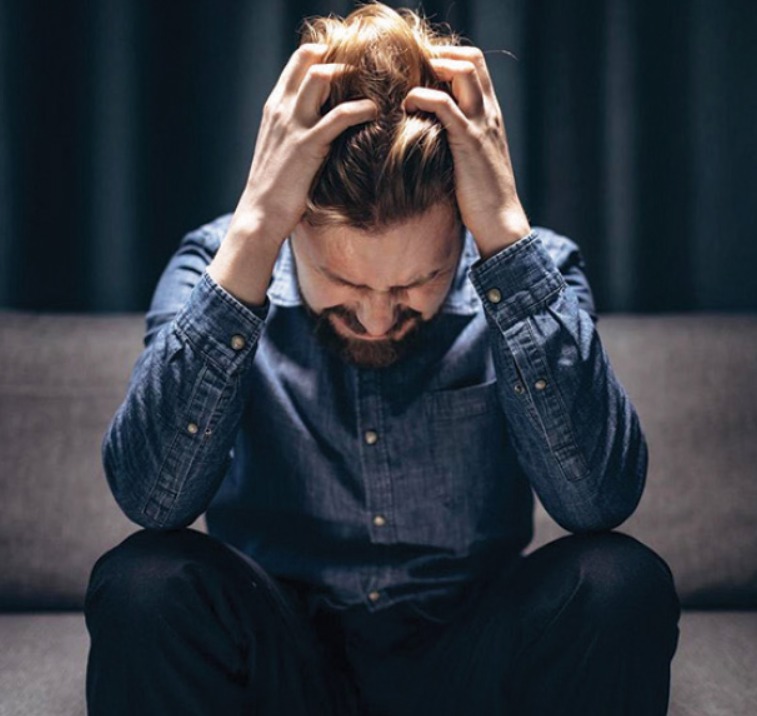 علایم استرس شدید که به جسم و روان آسیب می‌زند