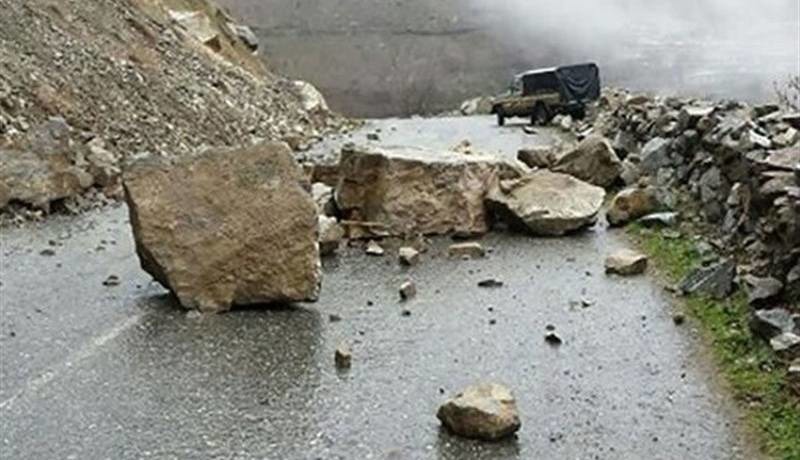 خطر ریزش سنگ و بهمن در جاده‌های شمال