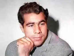 سفر در زمان؛ «غلامرضا تختی» در کنار آرامگاه حکیم ابوالقاسم فردوسی