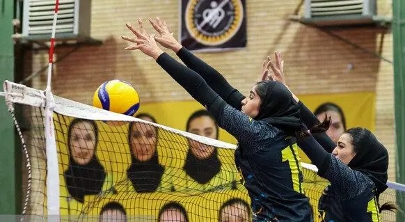 صعود دختران والیبال سپاهان به فینال کاوا