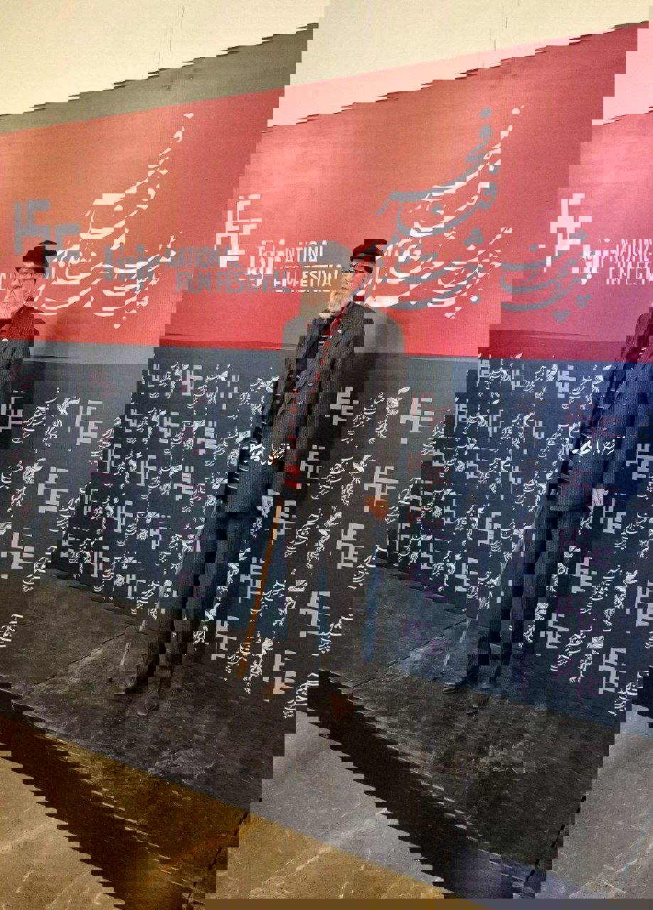 لحظه ورود داریوش ارجمند به تالار وحدت