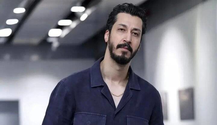 بهرام افشاری ۲۶ ساله در اولین فیلم سینمایی‌اش در سال ۱۳۹۲