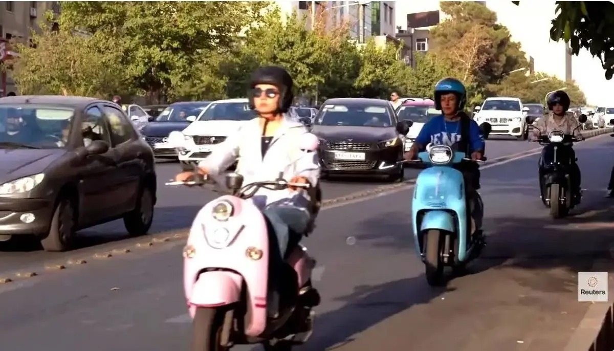 موتور سواری بانوان تعلیق شد؟