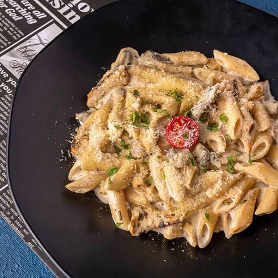 پاستا چیکن پنیری، برای نهار عالیه!