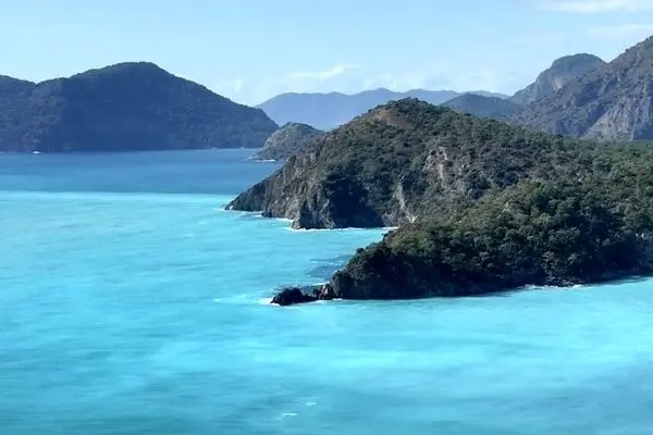 جلوه خیره‌کننده از تالاب فیروزه‌ای ترکیه