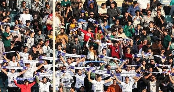 درهای ورزشگاه نصیری یزد بر روی هواداران باز شد