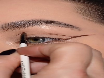 یک آرایش چشم جذاب و گیرا