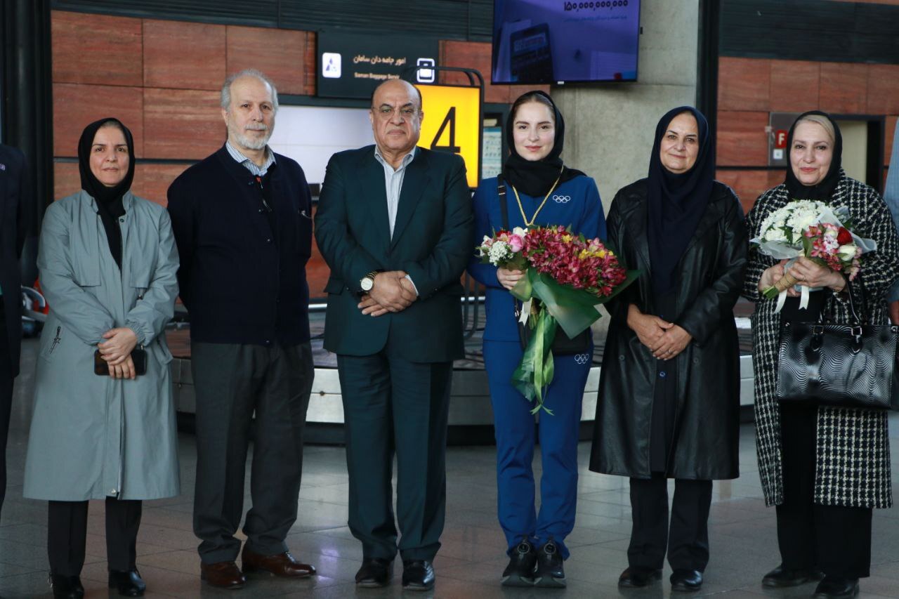 ثریا آقایی به کشور بازگشت