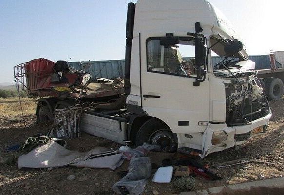 تصادف خونین تریلی و پژو ۶ فوتی برجا گذاشت