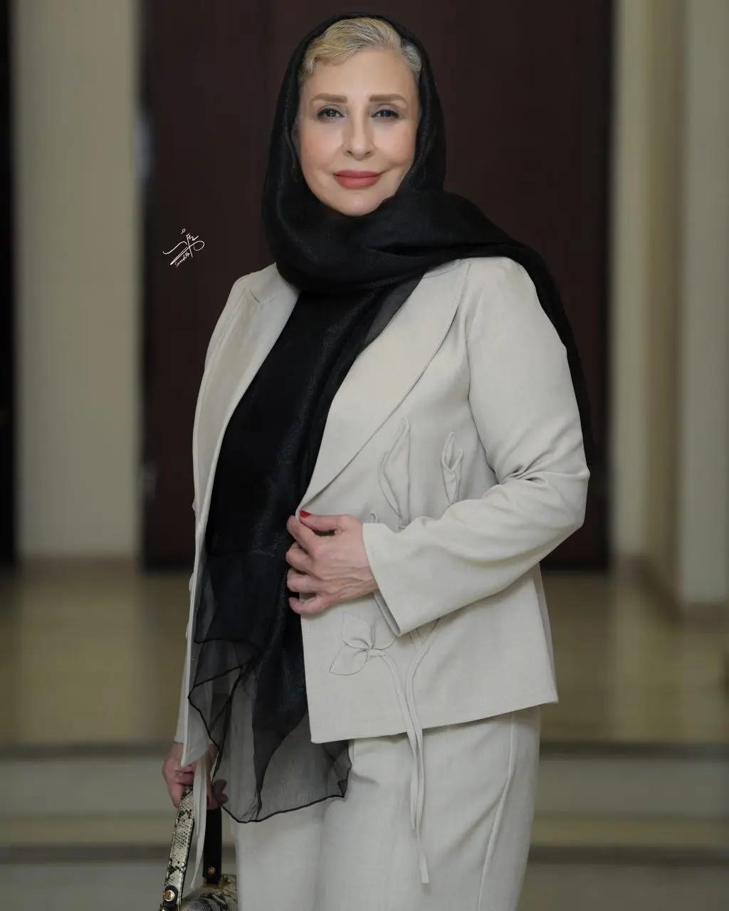 آریا بانو
