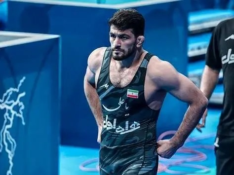 پیروزی حسن یزدانی مقابل آذرپیرا در کشتی نخست انتخابی تیم ملی