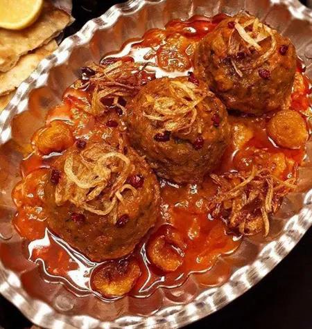 آریا بانو