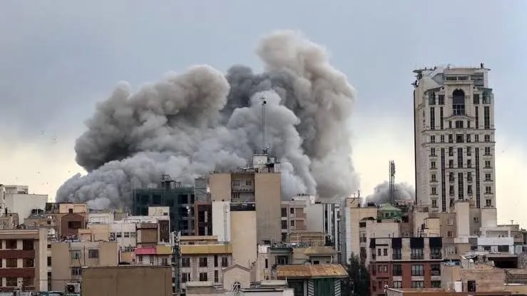 دستور ترامپ برای آغاز موج جدید حملات چندروزه علیه ایران؛ سی‌بی‌اس: واشنگتن و تل‌آویو در حال آماده‌سازی برای بمباران شبکه انرژی ایران در طول تعطیلات آخر هفته هستند/ یک مقام ارشد امنیتی ایرانی: برنامه گسترده‌ای برای پاسخ به دیوانگی احتمالی آمریکا آماده کرده