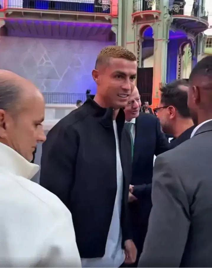 آریا بانو