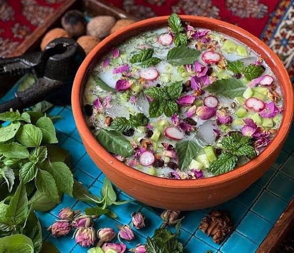 آبدوغ خیار برای چه افرادی ممنوع است؟ | آخرین خبر