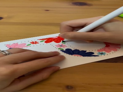 نقاشی بامزه با گلدوزی