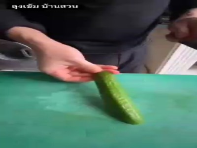یه میوه‌ آرایی خوشگل و خاص با خیار بساز