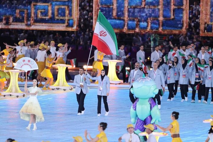 آریا بانو