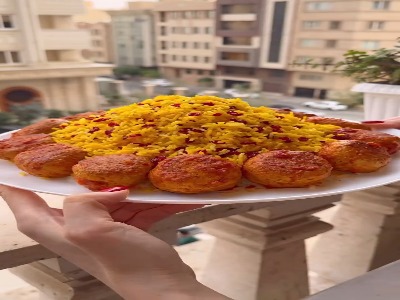 زرشک پلو با کوفته مرغ برای نهار بهترینه