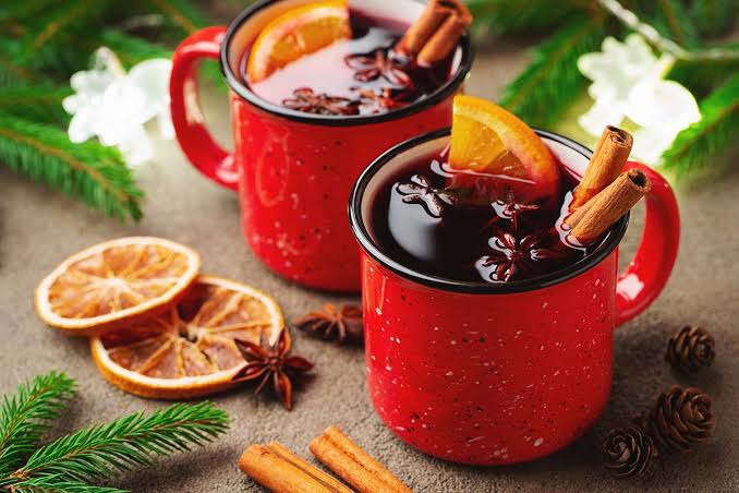 یک آبمیوه پاییزی خوش‌رنگ و خوشمزه با سیب، چغندر و هویج!