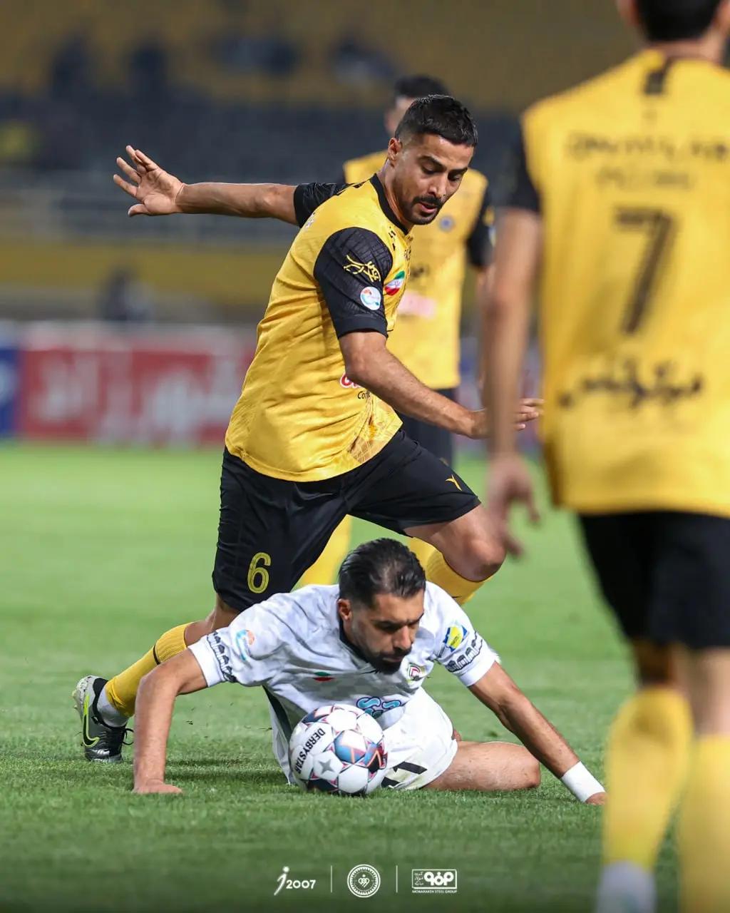 آریا بانو
