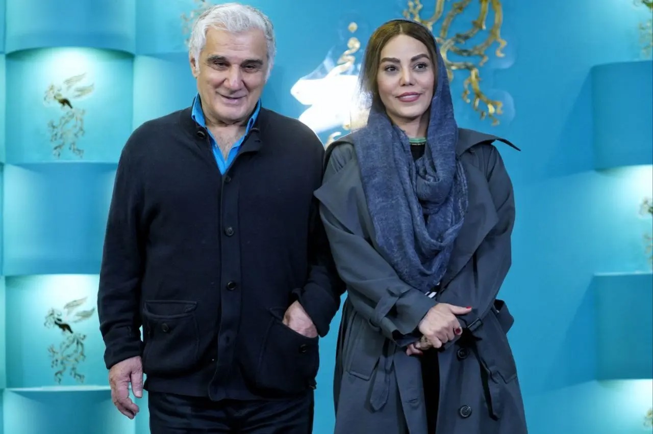 چهره ها/ مهدی هاشمی در کنار همسر جوانش در یک شب تئاتری