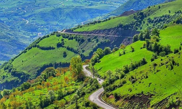 ارتفاعات سبز و تماشایی رودبار