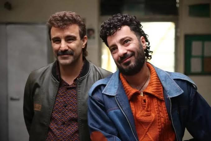 عاشق مرگ بر شاه گفتنش شدم
