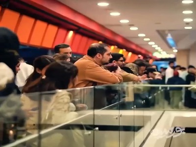 یکه‌تاز جدید سینماها / کمدی خانوادگی بورسیه، فقط در ۲.۵ روز، ۱۸ میلیارد فروش